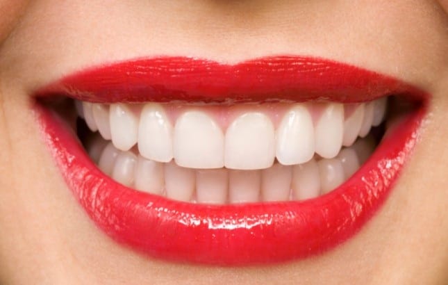 Môi đỏ răng đều là những nét quý tướng ở người phụ nữ. Ảnh: Internet Môi đỏ răng đều là những nét quý tướng ở người phụ nữ. Ảnh: Internet
