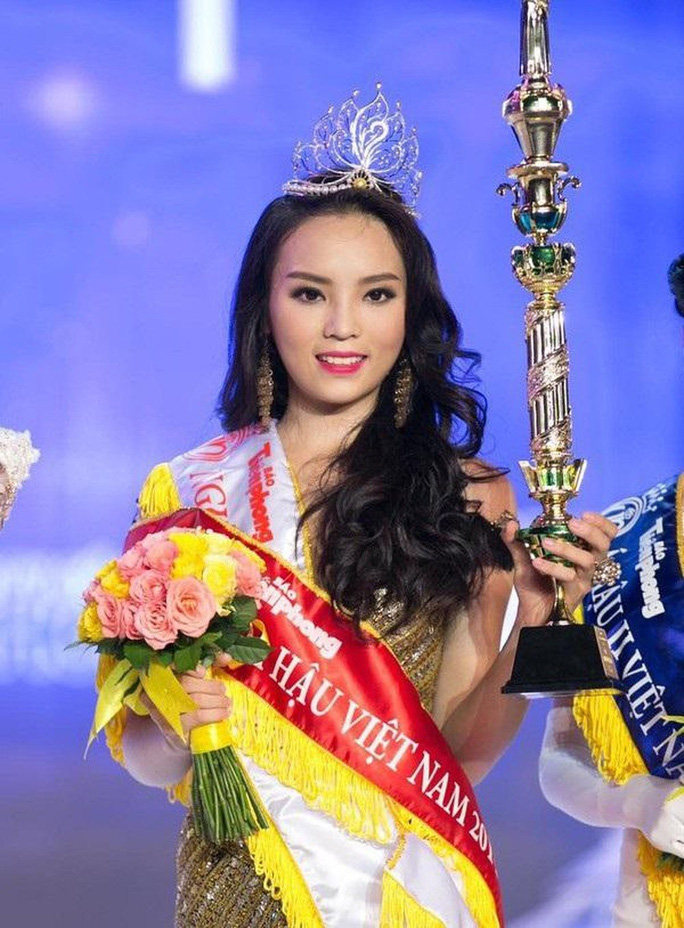 Chân dài xế sang Đặng Lê Nguyên Vũ đón đưa khoe vẻ chịu chơi và nóng bỏng khó rời mắt - Ảnh 4 Chân dài xế sang Đặng Lê Nguyên Vũ đón đưa khoe vẻ chịu chơi và nóng bỏng khó rời mắt - Ảnh 4