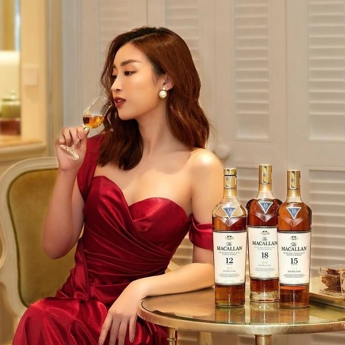 Rộ tin đồn chân dài xế sang Đặng Lê Nguyên Vũ đón đưa hẹn hò thiếu gia 'nghìn tỷ' - Ảnh 2 Rộ tin đồn chân dài xế sang Đặng Lê Nguyên Vũ đón đưa hẹn hò thiếu gia 'nghìn tỷ' - Ảnh 2