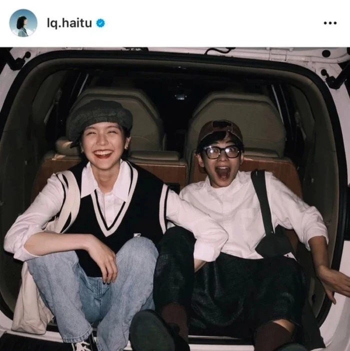 Sơn Tùng, Hải Tú chụp cùng GĐ Nghệ thuật của công ty khiến nhiều người cho rằng Sơn Tùng, Hải Tú cùng GĐ Nghệ thuật đã có chuyên đi du xuân cùng nhau. Ảnh: Instagram Sơn Tùng, Hải Tú chụp cùng GĐ Nghệ thuật của công ty khiến nhiều người cho rằng Sơn Tùng, Hải Tú cùng GĐ Nghệ thuật đã có chuyên đi du xuân cùng nhau. Ảnh: Instagram