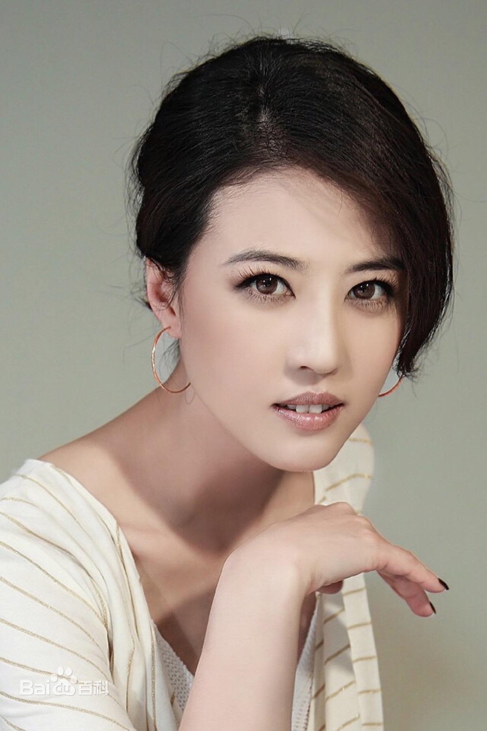 Dàn mỹ nhân tuyệt sắc của Cbiz và 'nỗi đau giấu kín': Đẹp như Vương Tổ Hiền cũng phải 'khóc thầm' vì điều này - Ảnh 1 Dàn mỹ nhân tuyệt sắc của Cbiz và 'nỗi đau giấu kín': Đẹp như Vương Tổ Hiền cũng phải 'khóc thầm' vì điều này - Ảnh 1