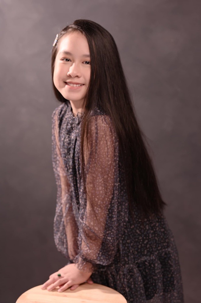 Nhan sắc xinh đẹp của ái nữ nhà BTV Hoài Anh nhận được nhiều lời khen ngợi của CĐM. Ảnh: Facebook