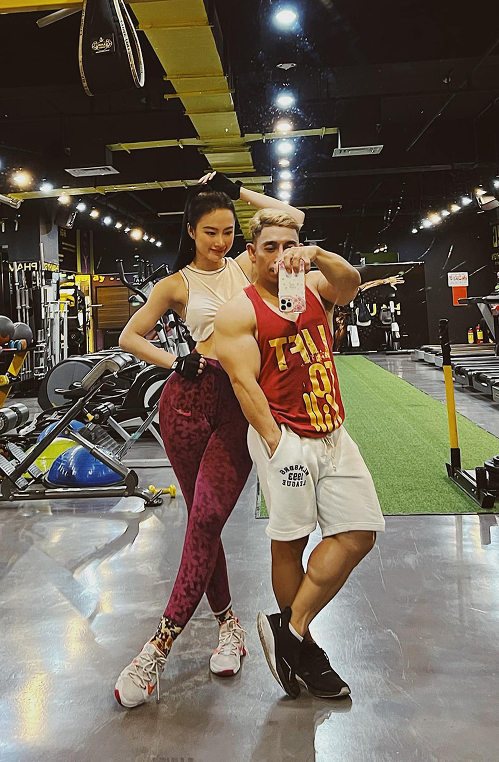 Ngày trở lại sau nhiều năm tu tập ăn chay của Angela Phương Trinh: Sexy và táo bạo đến nghẹt thở! - Ảnh 2