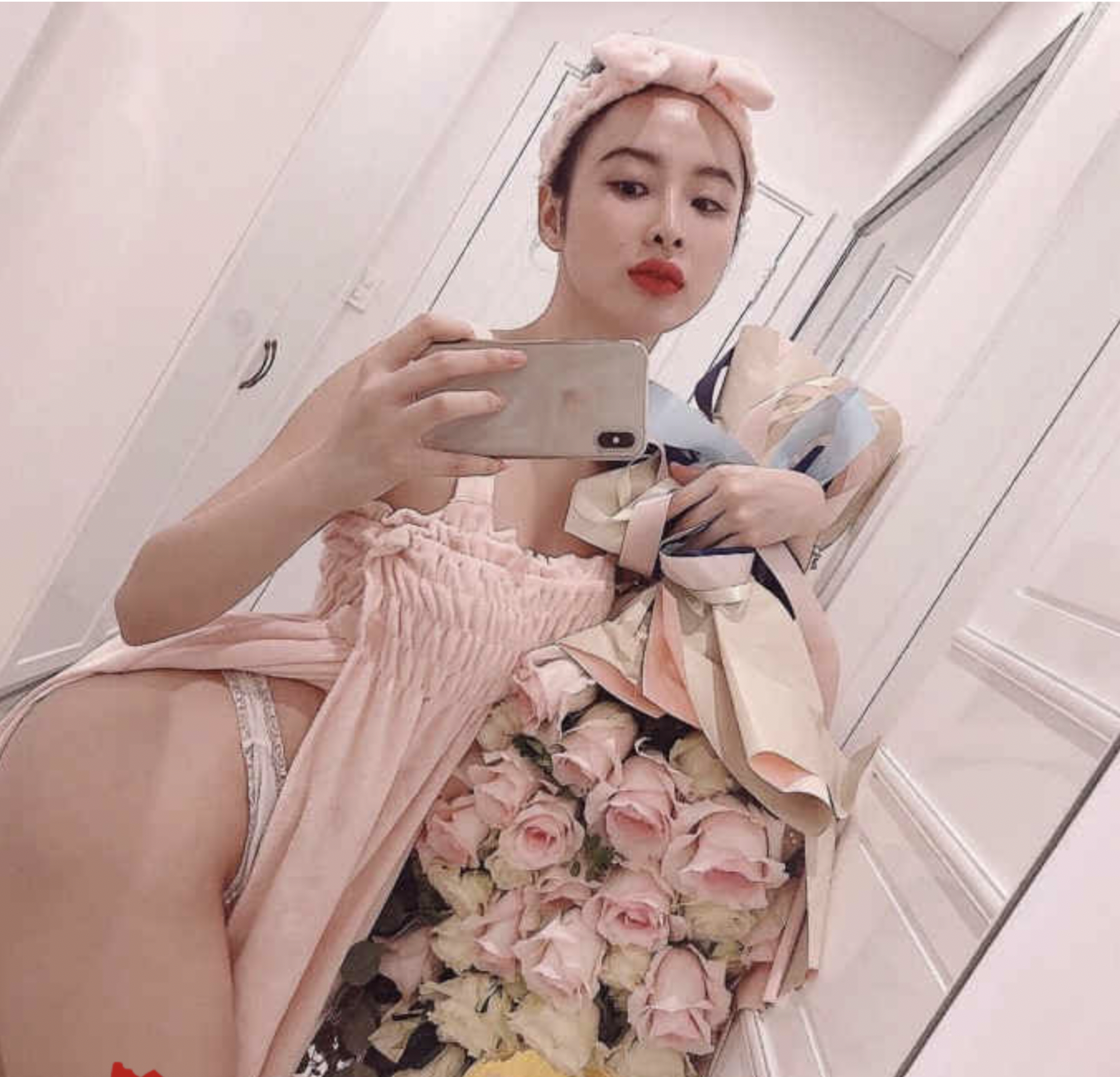 Hình ảnh Angela Phương Trinh từng gây nhiều tranh cãi vì phản cảm. Ảnh: Facebook