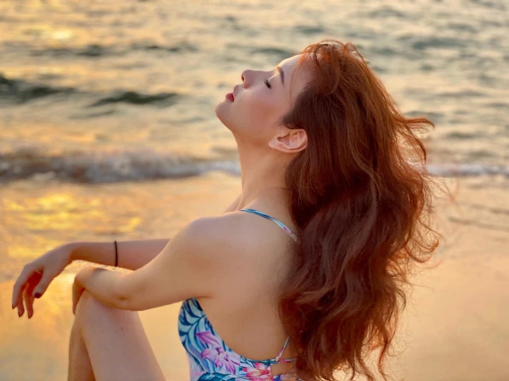 Đan Lê đang tận hưởng cuộc sống hôn nhân viên mãn cùng ông xã Khải Anh trong chuyến du lịch mới nhất. Ảnh: Facebook