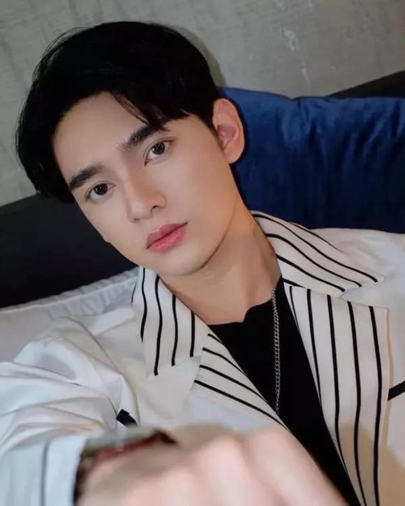 Chân dài được xế sang Đặng Lê Nguyên Vũ đón đưa bất ngờ lộ hint hẹn hò với nam thần Thái Lan - Ảnh 1 Chân dài được xế sang Đặng Lê Nguyên Vũ đón đưa bất ngờ lộ hint hẹn hò với nam thần Thái Lan - Ảnh 1