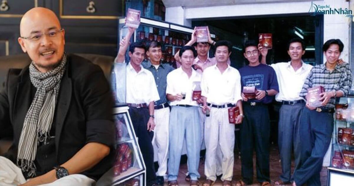 Ông Đặng Lê Nguyên Vũ cùng nhóm bạn tại 'hãng cà phê ọp ẹp nhất' năm 1996. Ảnh: Tạp chí Doanh nhân