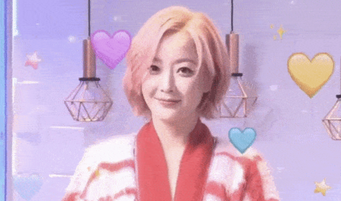 Nhan sắc xinh đẹp của Kim Hee Sun dù đã ở tuổi U50. Ảnh: Internet