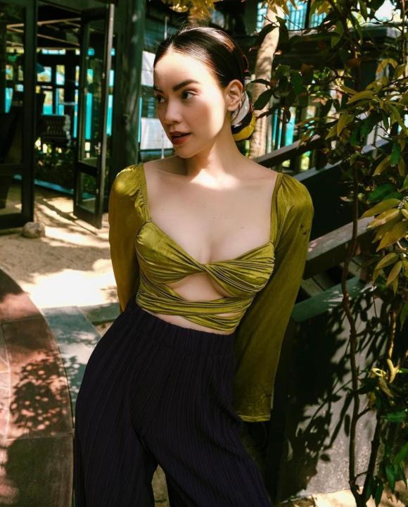 Nổi tiếng mình hạc xương mai, Hồ Ngọc Hà vẫn sở hữu điểm này 'bất bại' - Ảnh 5 Nổi tiếng mình hạc xương mai, Hồ Ngọc Hà vẫn sở hữu điểm này 'bất bại' - Ảnh 5