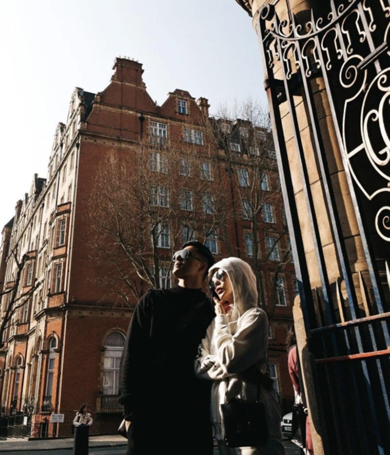 Lệ Quyên và Lâm Bảo Châu đang có chuyến công tác và nghỉ dưỡng tại London. Ảnh: Instagram