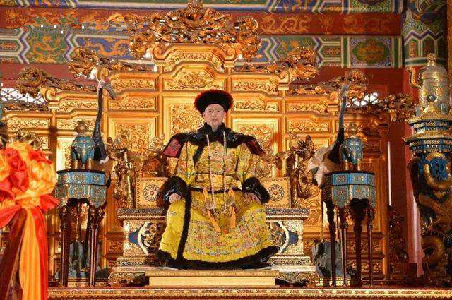 Theo nhiều người đây là chốn linh thiêng mà chỉ có 'chân mệnh thiên tử' mới có thể ngồi lên được. Ảnh: Internet Theo nhiều người đây là chốn linh thiêng mà chỉ có 'chân mệnh thiên tử' mới có thể ngồi lên được. Ảnh: Internet