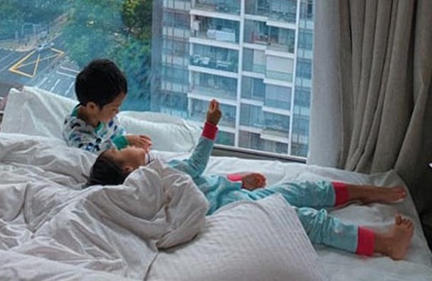 Dù công khai sinh con thứ 3 nhưng Tăng Thanh Hà vẫn một mực giữ kín nguyên tắc không hé lộ gương mặt của các nhóc tỳ trước truyền thông. Ảnh: Instagram