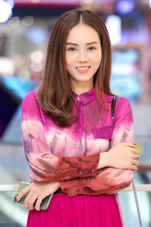 Nhan sắc xinh đẹp của Ngọc Hà - bà xã danh hài Công Lý. Ảnh: Internet Nhan sắc xinh đẹp của Ngọc Hà - bà xã danh hài Công Lý. Ảnh: Internet