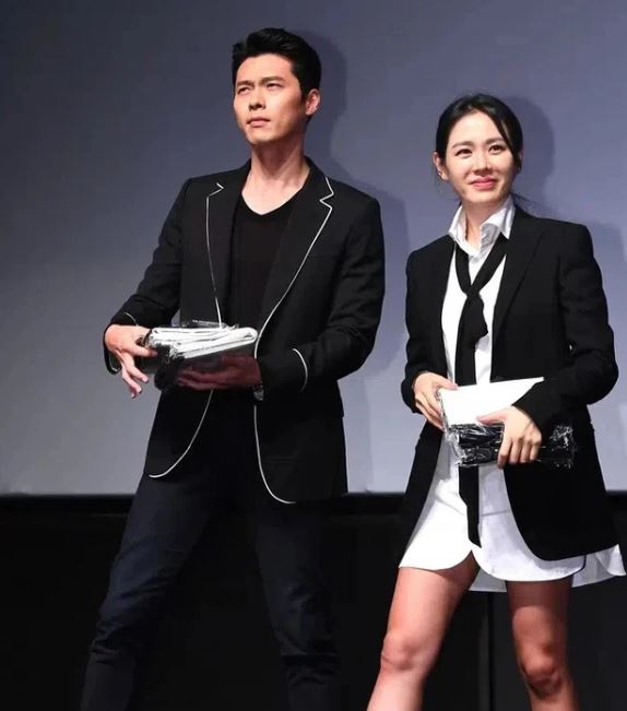 Tài tử đình đám là thế mà Hyun Bin 'đội vợ lên đầu' thế này đây! - Ảnh 1 Tài tử đình đám là thế mà Hyun Bin 'đội vợ lên đầu' thế này đây! - Ảnh 1