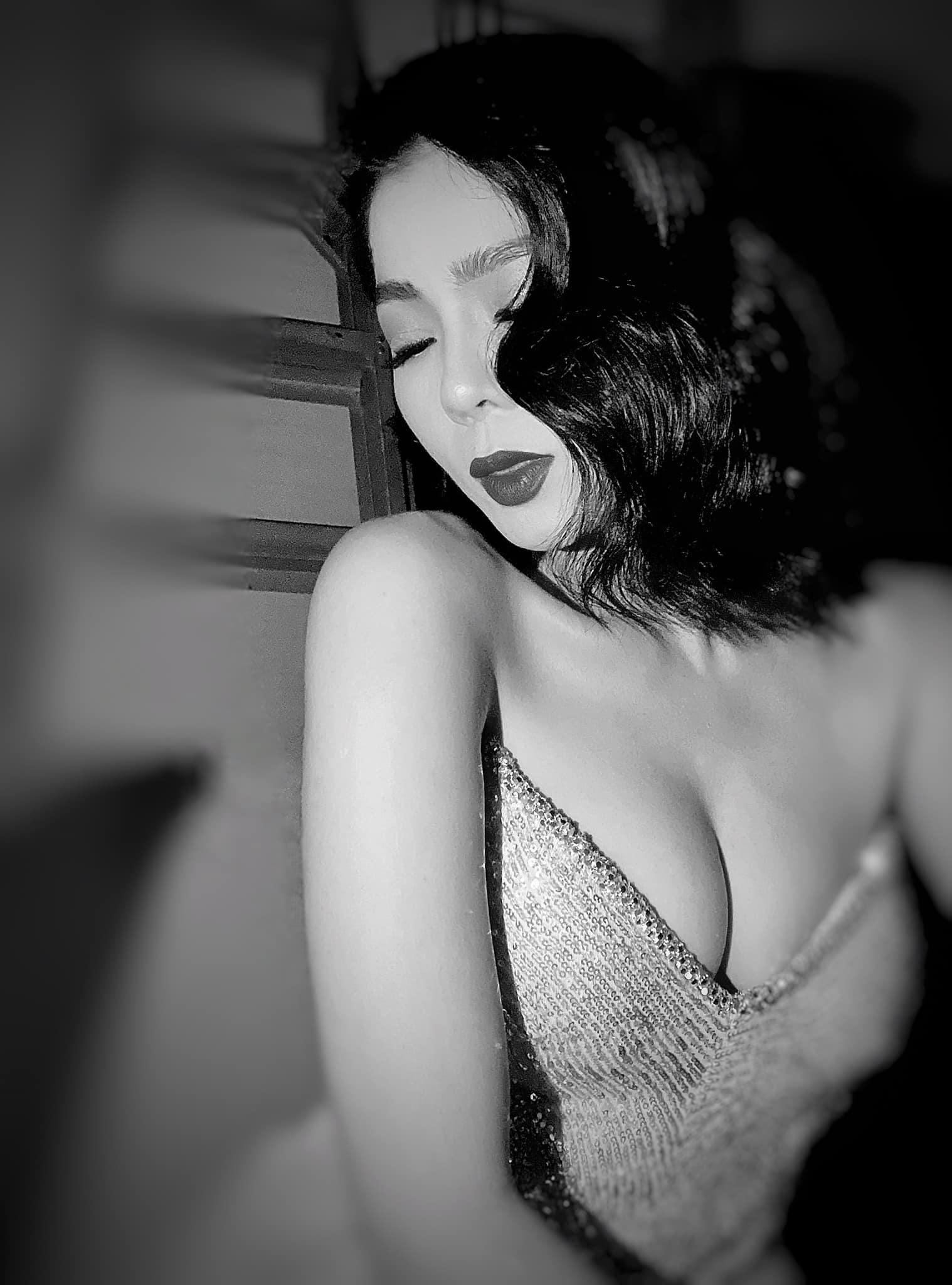 Hình ảnh vô cùng gợi của của Lệ Quyên. Ảnh: Internet