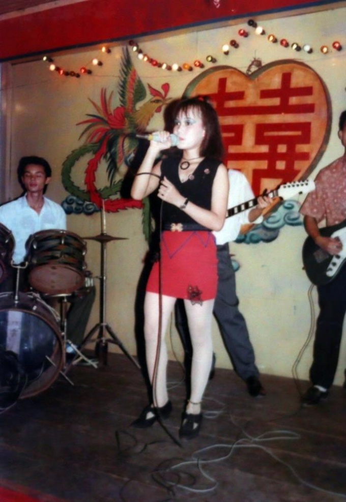 Tung loạt ảnh thủa son sắc, NS Việt Hương khiến dân tình rớt hố u mê vì nhan sắc thượng thừa - Ảnh 5 Tung loạt ảnh thủa son sắc, NS Việt Hương khiến dân tình rớt hố u mê vì nhan sắc thượng thừa - Ảnh 5