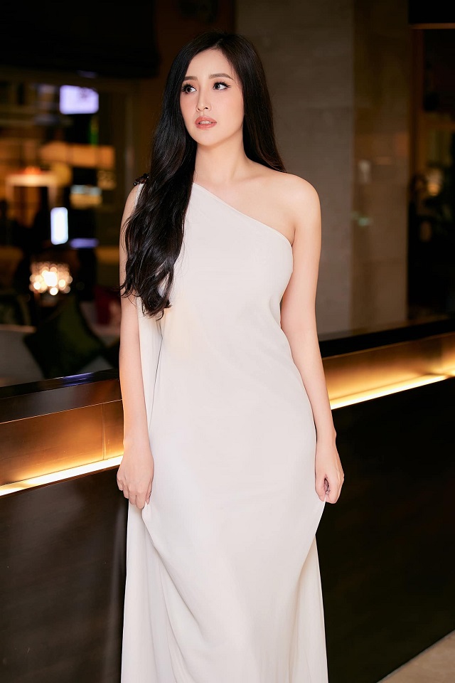 Mai Phương Thuý không chỉ là chân dài xinh đẹp thông minh mà còn sở hữu khối tài sản cực khủng. Ảnh: Internet Mai Phương Thuý không chỉ là chân dài xinh đẹp thông minh mà còn sở hữu khối tài sản cực khủng. Ảnh: Internet