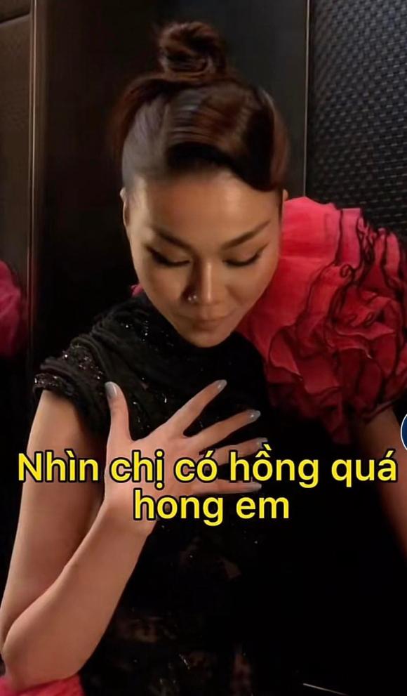 Thanh Hằng tái xuất với biểu cảm dễ thương sau khi từng bị chỉ trích khó chịu tại sự kiện. Ảnh: Internet Thanh Hằng tái xuất với biểu cảm dễ thương sau khi từng bị chỉ trích khó chịu tại sự kiện. Ảnh: Internet