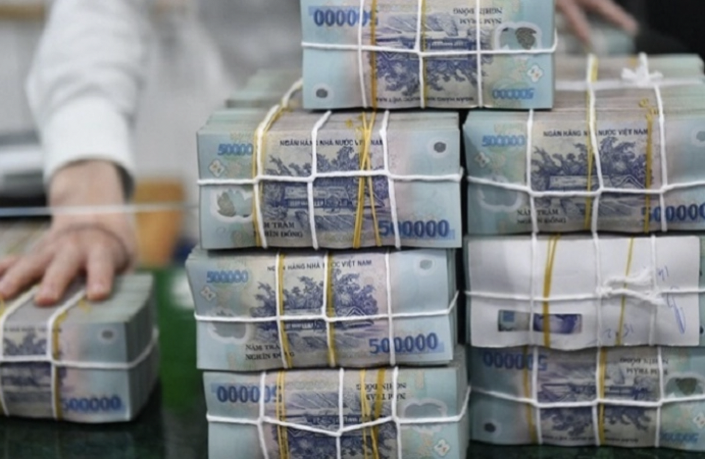 Mức lương tối thiểu vùng được đề xuất tăng theo giờ từ 1/7/2022. Ảnh: Internet