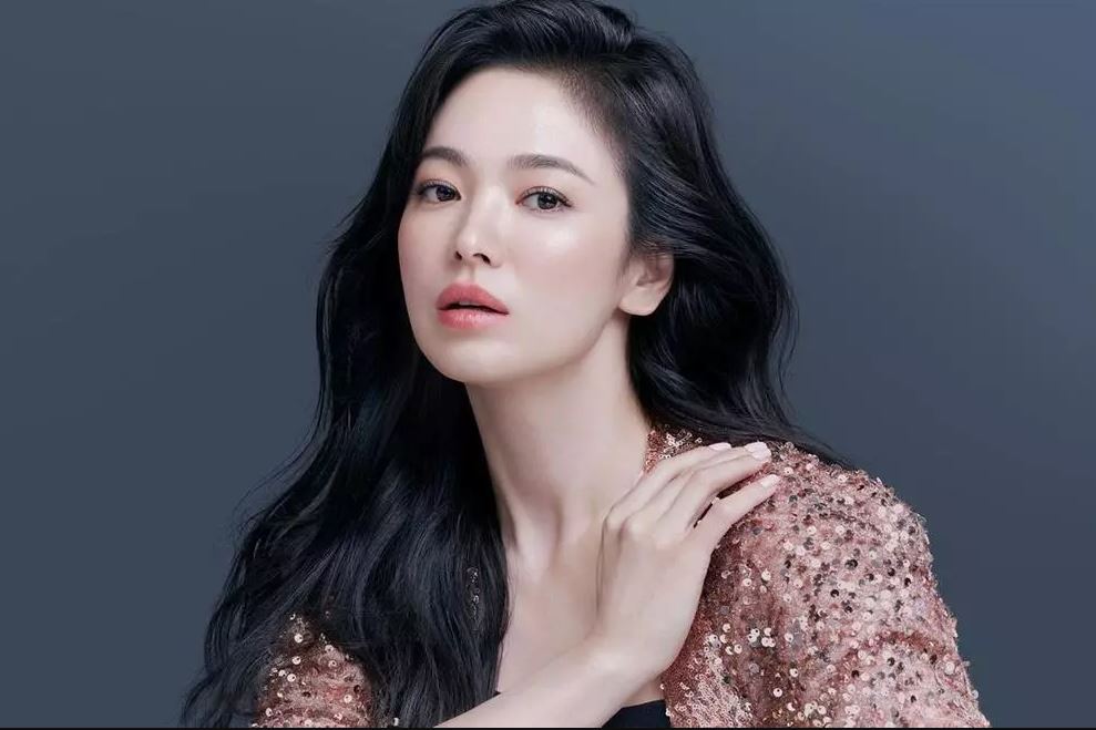 Nhan sắc gây thương nhớ của Song Hye Kyo qua camera chụp lén