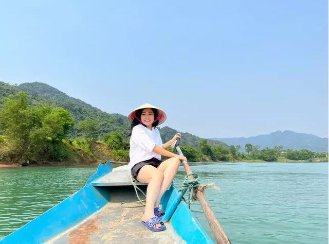 Soi cận nhan sắc U50 của Phương Thanh giữa ồn ào yêu tình trẻ kém 20 tuổi - Ảnh 1 Soi cận nhan sắc U50 của Phương Thanh giữa ồn ào yêu tình trẻ kém 20 tuổi - Ảnh 1