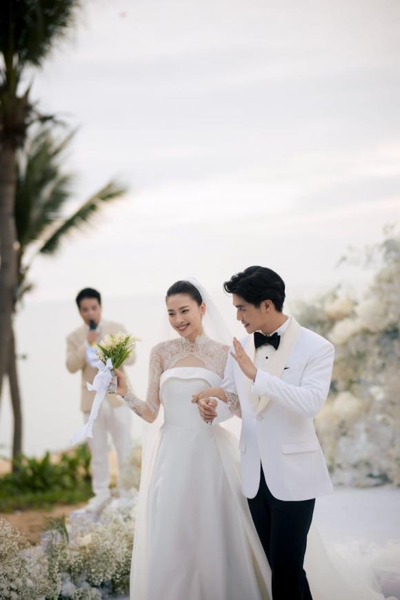 TOP 3 'chị đại' của showbiz Việt và màn 'lột xác' sau khi 'ngã vào tình yêu' với tình trẻ - Ảnh 5 TOP 3 'chị đại' của showbiz Việt và màn 'lột xác' sau khi 'ngã vào tình yêu' với tình trẻ - Ảnh 5