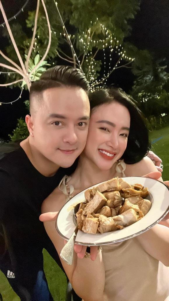 Bất chấp bị ném đá, Cao Thái Sơn và Angela Phương Trinh vẫn 'trêu ngươi' bằng cách này - Ảnh 6 Bất chấp bị ném đá, Cao Thái Sơn và Angela Phương Trinh vẫn 'trêu ngươi' bằng cách này - Ảnh 6