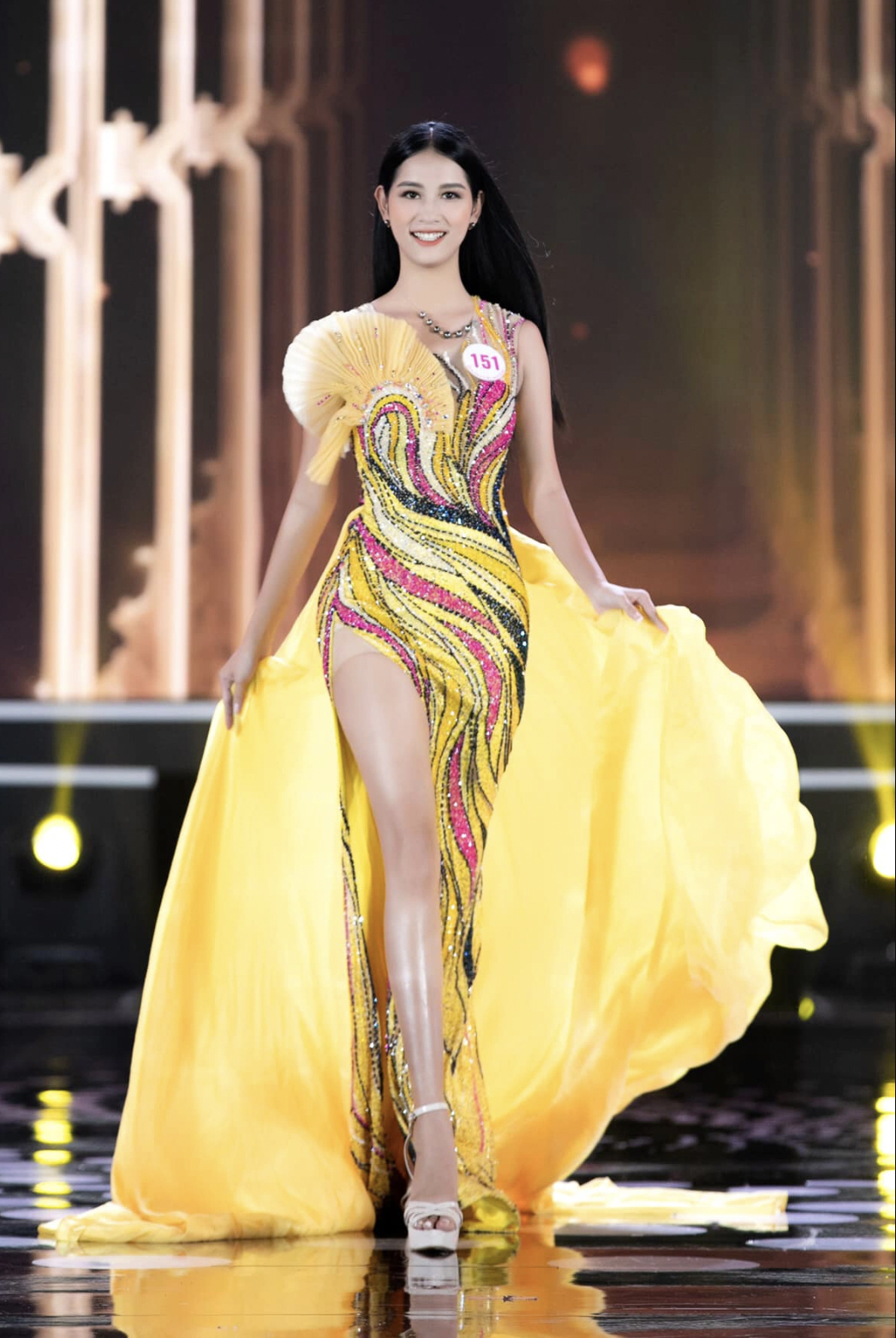 Tường Vy sở hữu thân hình đạt chuẩn. Ảnh: Internet