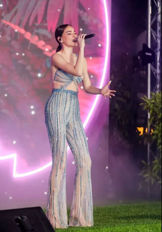Hồ Ngọc Hà diện đồ xuyên thấu đến sự kiện và khoe sắc vóc gợi cảm sau sinh. Ảnh: Internet Hồ Ngọc Hà diện đồ xuyên thấu đến sự kiện và khoe sắc vóc gợi cảm sau sinh. Ảnh: Internet