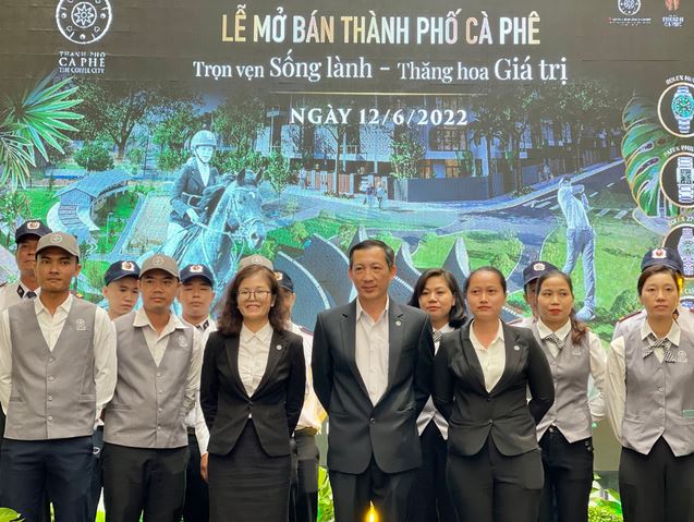 Đội quản gia của Thành phố Cà phê ra mắt chủ mới tại sự kiện mới đây. Ảnh: Internet Đội quản gia của Thành phố Cà phê ra mắt chủ mới tại sự kiện mới đây. Ảnh: Internet
