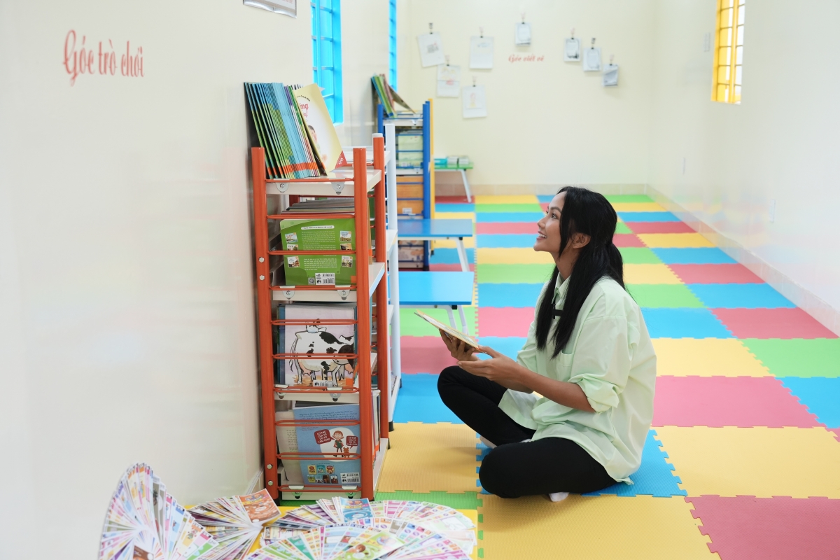 H'Hen Niê hiện đang có chương trình thiện nguyện tại vùng cao. Ảnh: Internet