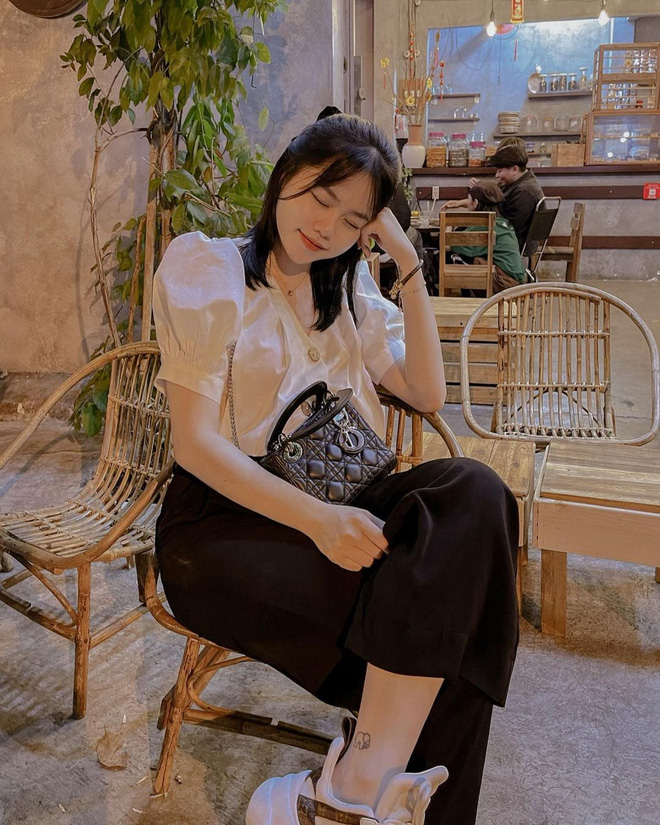 Gái xinh Huỳnh Anh khoe ảnh xinh tươi kèm theo caption đáng yêu... Gái xinh Huỳnh Anh khoe ảnh xinh tươi kèm theo caption đáng yêu...
