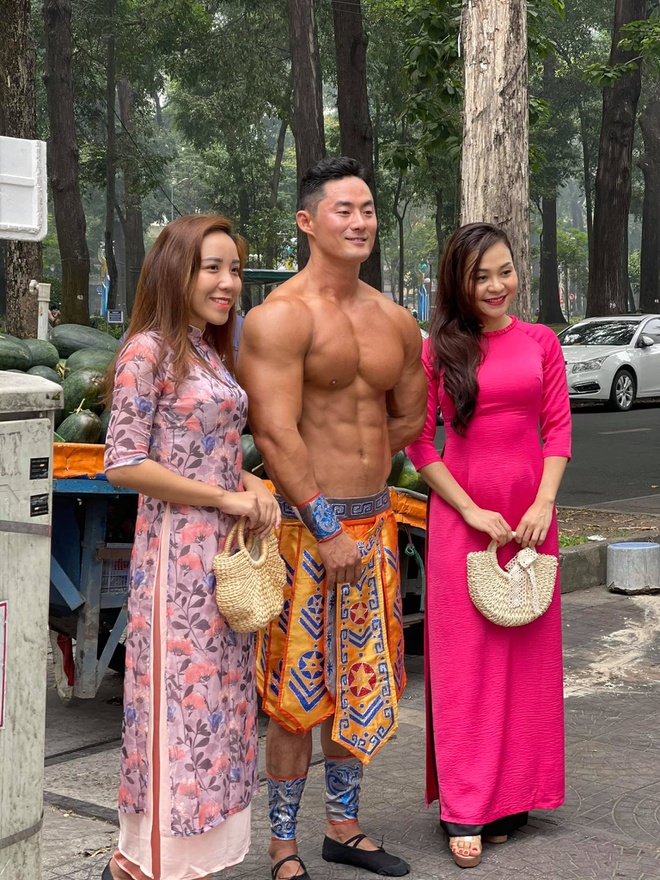 Theo chia sẻ của Lee Won thì màn cosplay đặc biệt này chính là dự án hình ảnh cuối cùng của anh trong năm nay.