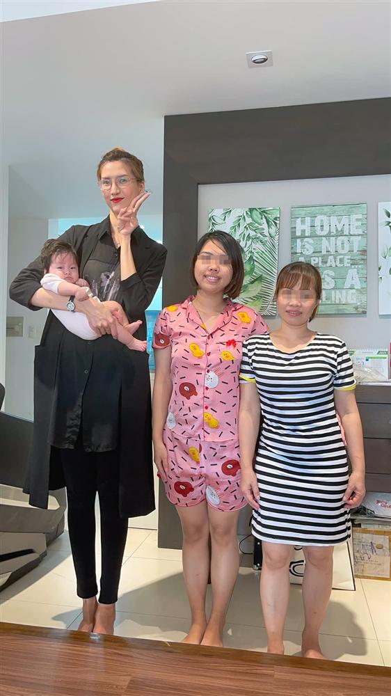 Pha Lê 'giận tím người' khi được mẫu nữ 1m90 đến tặng quà năm mới