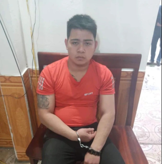 Đối tượng Mạnh tại cơ quan công an. Ảnh: FB