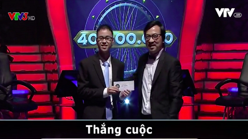 Gặp câu hỏi hóc búa của 'Ai là triệu phú', quán quân Đường lên đỉnh Olympia có pha bẻ lái cực hài - Ảnh 1 Gặp câu hỏi hóc búa của 'Ai là triệu phú', quán quân Đường lên đỉnh Olympia có pha bẻ lái cực hài - Ảnh 1