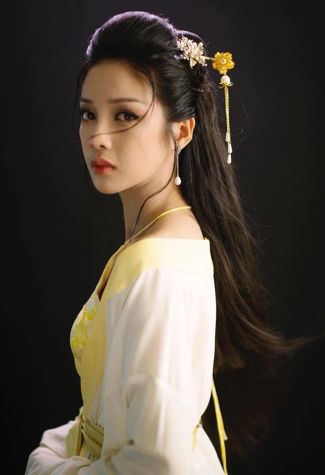 Là một kẻ tay ngang nên Trình Mỹ Duyên là cái tên đang nhận được nhiều sự quan tâm của khán giả khi tham gia bộ phim Kiều của NSX Mai Thu Huyền.​