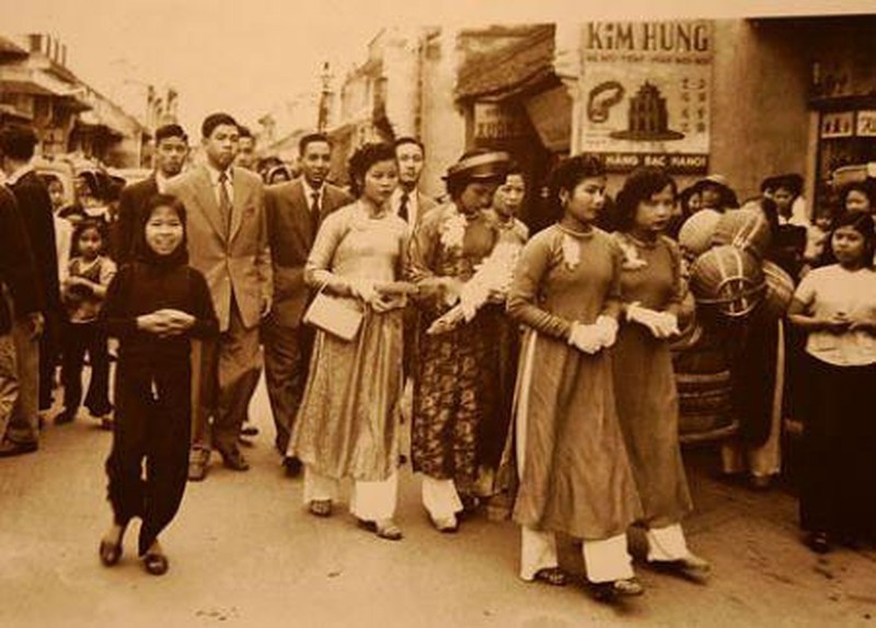 Hình ảnh đám cưới xưa luôn mang đến ký ức vui vẻ cho mọi thế hệ. Hình ảnh đám cưới xưa luôn mang đến ký ức vui vẻ cho mọi thế hệ.