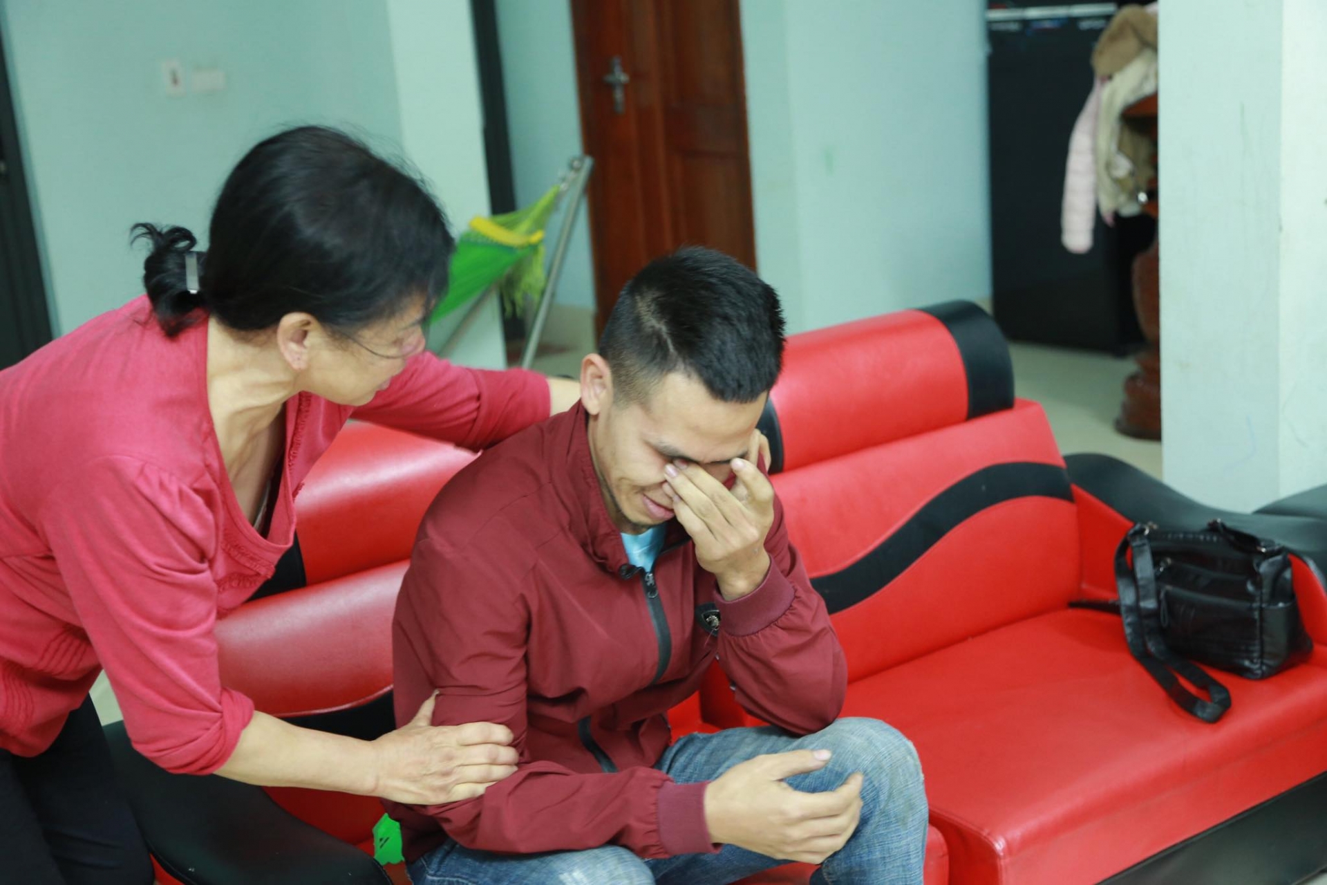 Anh Mạnh xúc động chia sẻ lại sự việc. Ảnh: DV