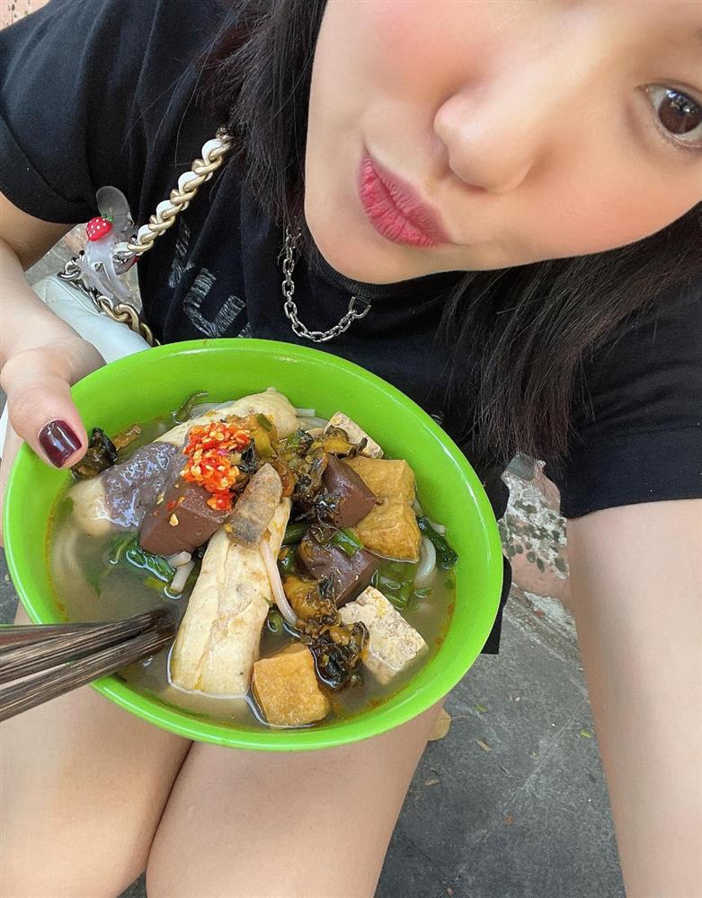 Dù nhận cái kết ê chề nhưng bù lại Trương Thế Vinh đã có một buổi hẹn hò vui vẻ với người đẹp rồi!