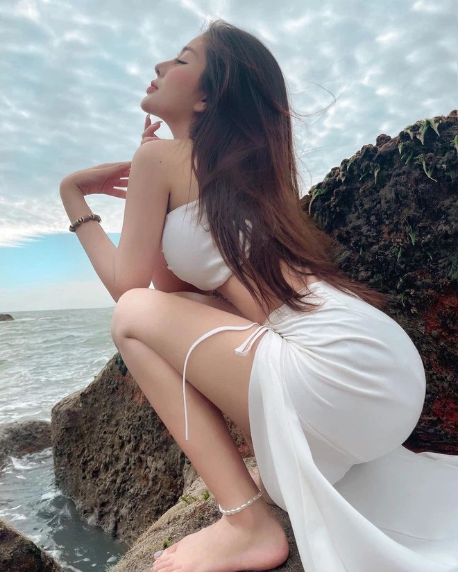 Võ Ngọc Trân là cựu nữ sinh trường THPT Bình Hưng Hoà (Sài Gòn) nổi đình nổi đám đầu năm 2018 vì vẻ ngoài xinh đẹp. Ảnh: IG Võ Ngọc Trân là cựu nữ sinh trường THPT Bình Hưng Hoà (Sài Gòn) nổi đình nổi đám đầu năm 2018 vì vẻ ngoài xinh đẹp. Ảnh: IG