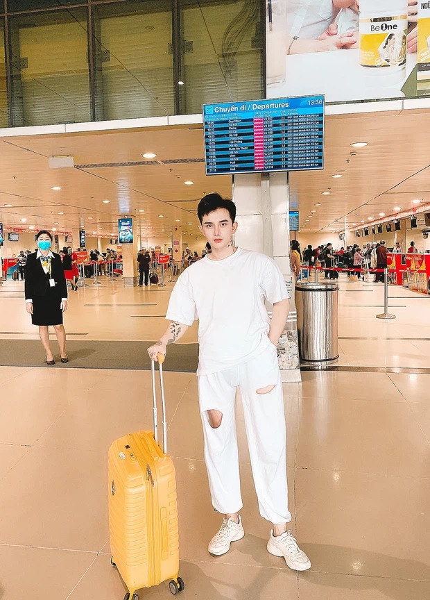 Hiện tại 9X này đang là một makeup artist với ngoại hình bảnh bao và gu thời trang phong cách. Ảnh: FB