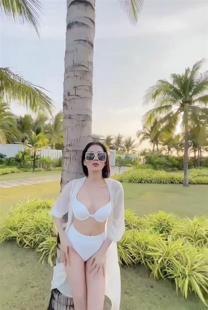 Ở độ tuổi U40 nhưng Lệ Quyên vẫn khiến hội chị em ghen tỵ vì luôn tươi trẻ như gái đôi mươi. Ảnh cắt clip