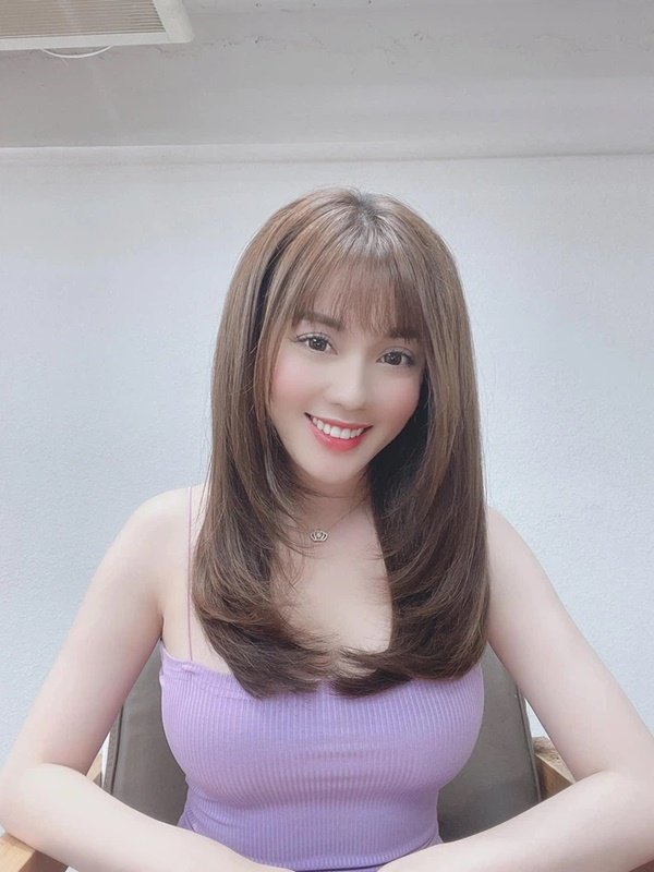 Dường như sau tất cả mọi chuyện, nữ giảng viên hot girl vẫn luôn lạc quan, vẫn khiến bản thân mình trở nên tích cực hơn, hoàn thiện hơn từng ngày. Ảnh: FB Dường như sau tất cả mọi chuyện, nữ giảng viên hot girl vẫn luôn lạc quan, vẫn khiến bản thân mình trở nên tích cực hơn, hoàn thiện hơn từng ngày. Ảnh: FB