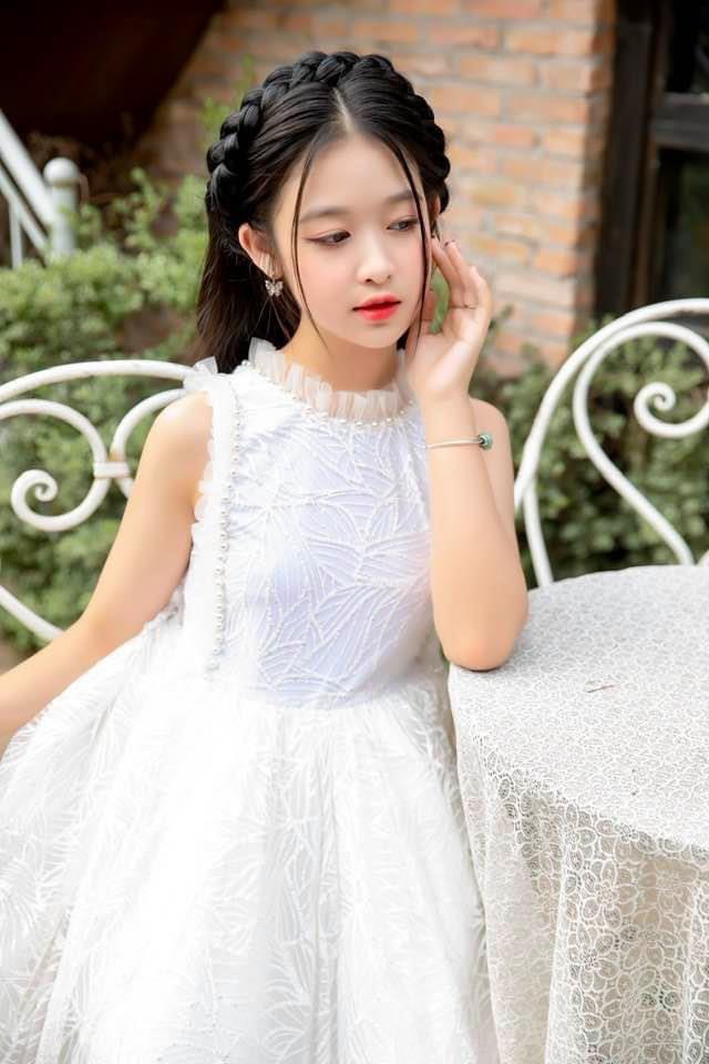 Hoa khôi nhí Tây đô 13 tuổi mua chung cư cao cấp ở Sài Gòn tặng mẹ khiến dân tình trầm trồ