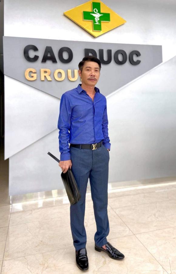 Có thể thấy, từ khi yêu và kết hôn với người bạn gái kém 15 tuổi - người đẹp Ngọc Hà, 'cô Đẩu' Công Lý được khen là ngày càng bảnh bao, trẻ trung hơn trước.