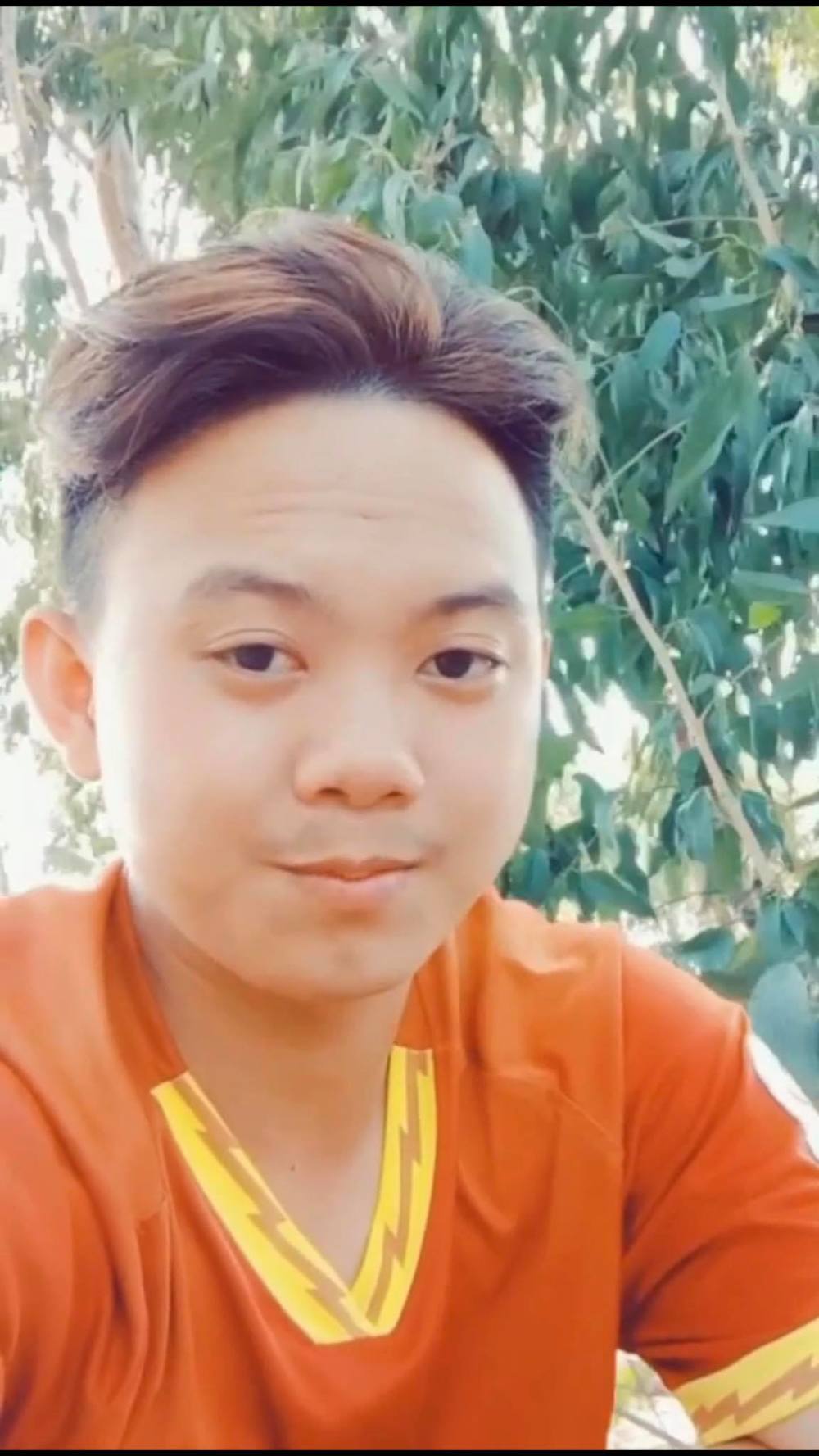 Chí Nghĩa được ví như bản sao của cố nghệ sĩ Chí Tài. Ảnh cắt clip