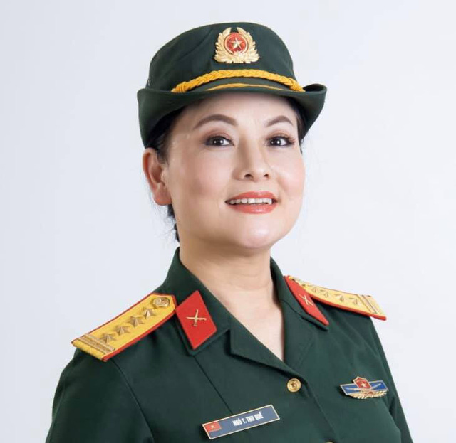 NSND Thu Quế là một người phụ nữ xinh đẹp, đảm đang. NSND Thu Quế là một người phụ nữ xinh đẹp, đảm đang.