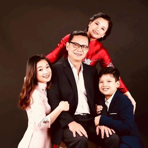 Phạm Cường - Thu Quế không chỉ thành công trong sự nghiệp mà còn khiến nhiều người ngưỡng mộ khi có một gia đình hạnh phúc. Phạm Cường - Thu Quế không chỉ thành công trong sự nghiệp mà còn khiến nhiều người ngưỡng mộ khi có một gia đình hạnh phúc.
