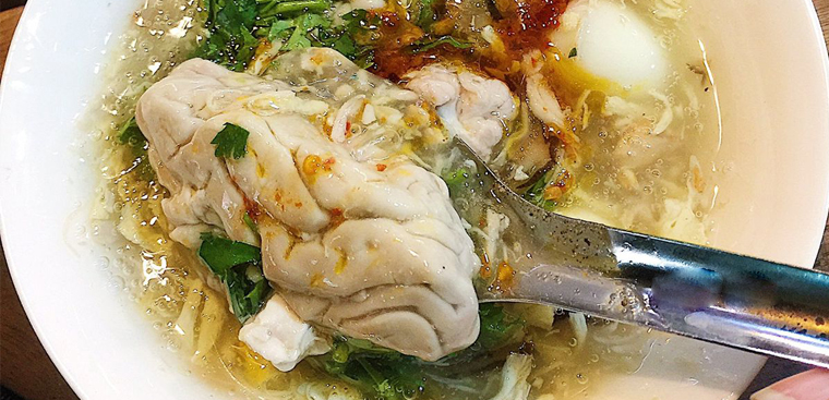Nếu cho trẻ ăn óc lợn trong thời gian dài mà không kết hợp với các loại thực phẩm khác sẽ khiến trẻ bị thiếu chất, lượng cholesterol quá cao so với nhu cầu, không tốt cho sức khỏe. Ảnh minh hoạ Nếu cho trẻ ăn óc lợn trong thời gian dài mà không kết hợp với các loại thực phẩm khác sẽ khiến trẻ bị thiếu chất, lượng cholesterol quá cao so với nhu cầu, không tốt cho sức khỏe. Ảnh minh hoạ
